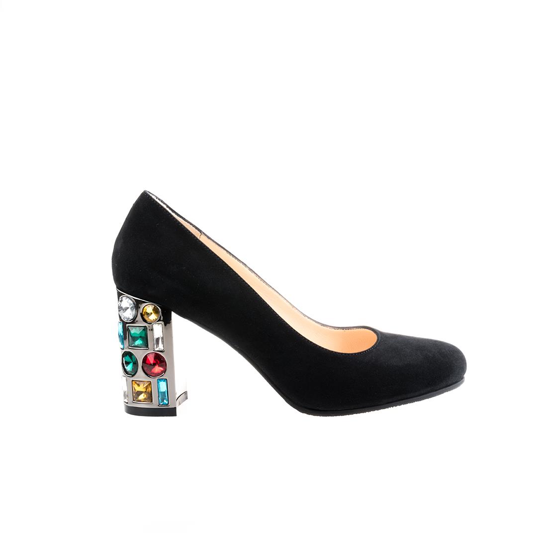 Женская обувь из натуральной кожи на высоком каблуке особого дизайна 36
Женская обувь из натуральной кожи на высоком каблуке особого дизайна 36