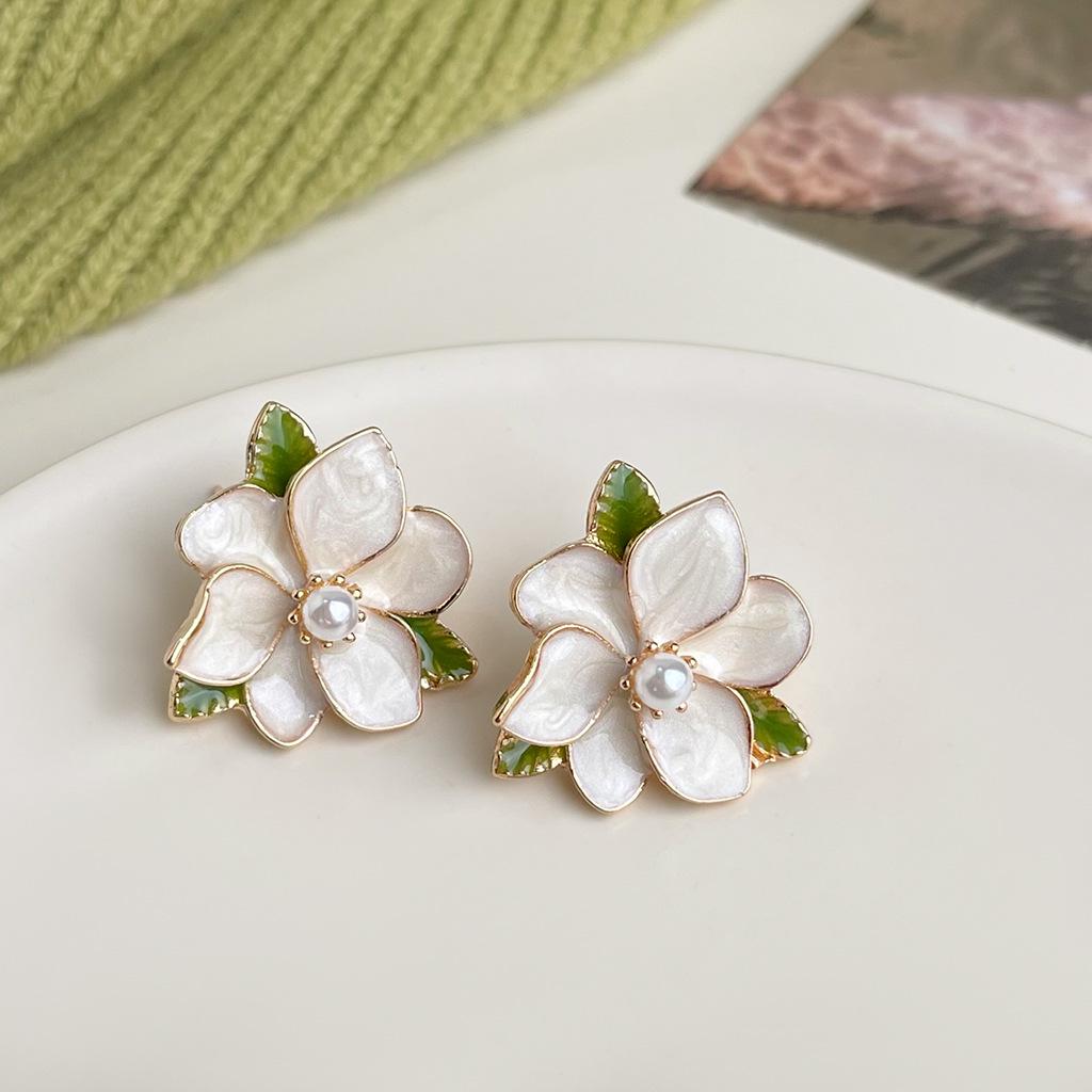 Зелені сережки з квітами в стилі Морі: Стильний, Універсальний та Елегантний для Жінок
Зелені сережки з квітами в стилі Морі: Стильний, Універсальний та Елегантний для Жінок