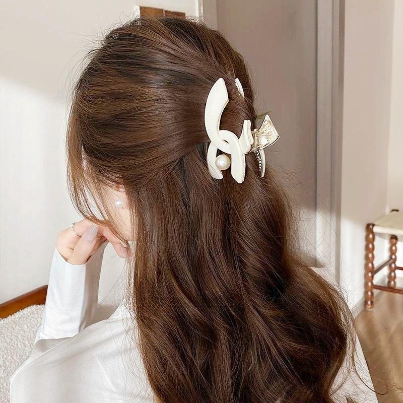 1pc Xiaoxiangfeng pearl hair clip, medium-sized clip, top clip, hair clip, exquisite hair accessory, temperament, hair clip
1pc Xiaoxiangfeng pearl hair clip, medium-sized clip, top clip, hair clip, exquisite hair accessory, temperament, hair clip