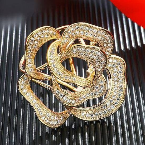 Rose Flower Rhinestone Brooch: Three Ring Silk Scarf Buckle, Shawl Accessory, Collar Decoration for Fashion Commutes золотой
Rose Flower Rhinestone Brooch: Three Ring Silk Scarf Buckle, Shawl Accessory, Collar Decoration for Fashion Commutes золотой