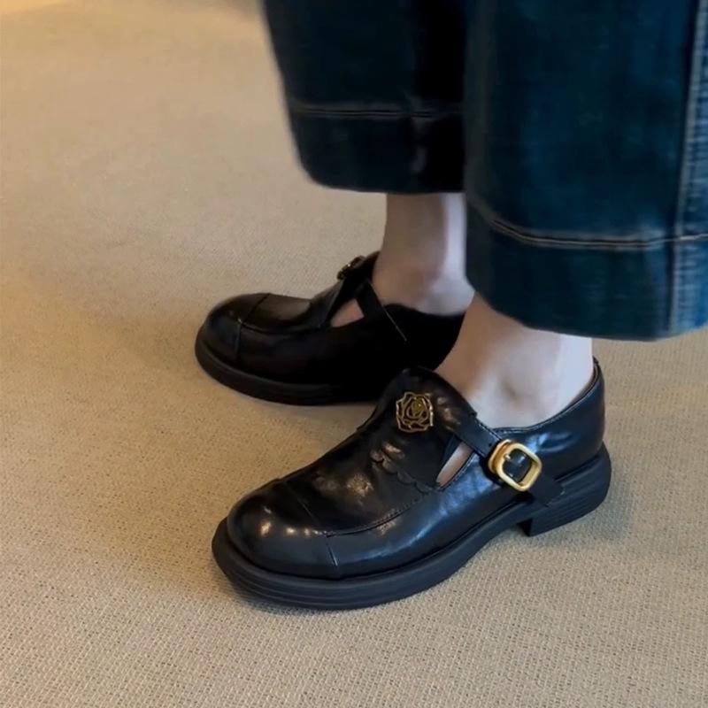 Вариант из овчины! Лоферы в стиле ретро темно-коричневые с круглым носком камелия толстый каблук туфли-одинарки на одной педали универсальные туфли из маленькой кожи 40 чёрный
Вариант из овчины! Лоферы в стиле ретро темно-коричневые с круглым носком камелия толстый каблук туфли-одинарки на одной педали универсальные туфли из маленькой кожи 40 чёрный