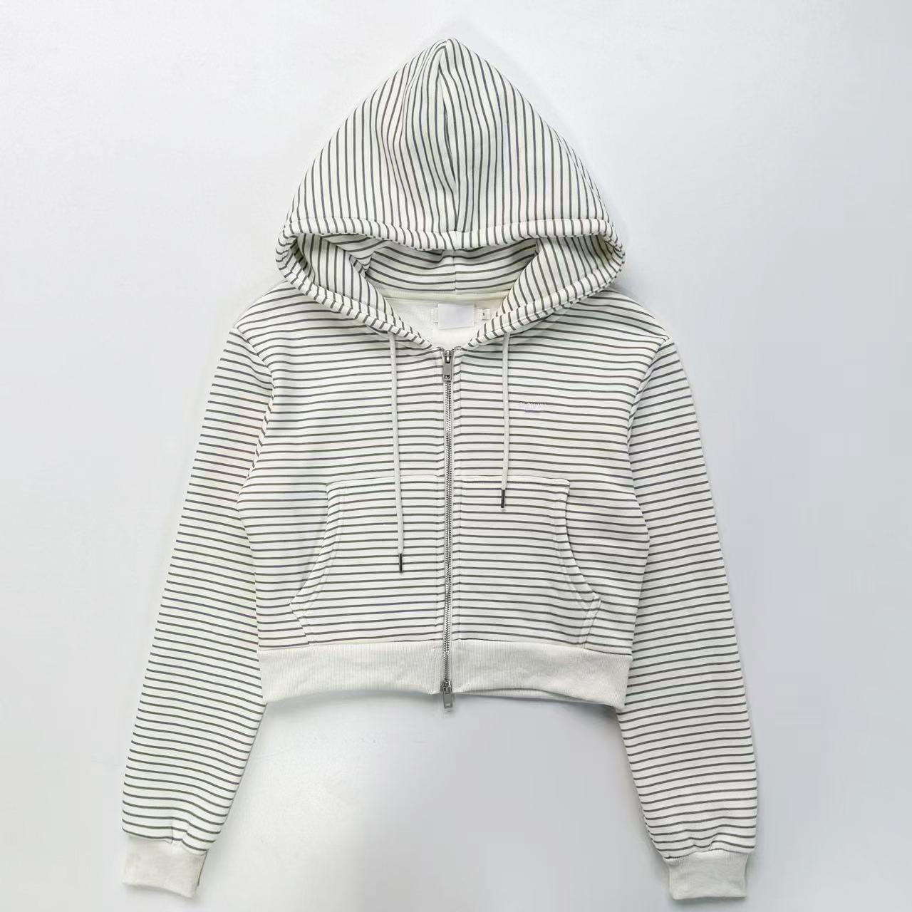 Korean Striped Hooded Zip-Up Cardigan & Straight-Leg Pants Set S
Korean Striped Hooded Zip-Up Cardigan & Straight-Leg Pants Set S