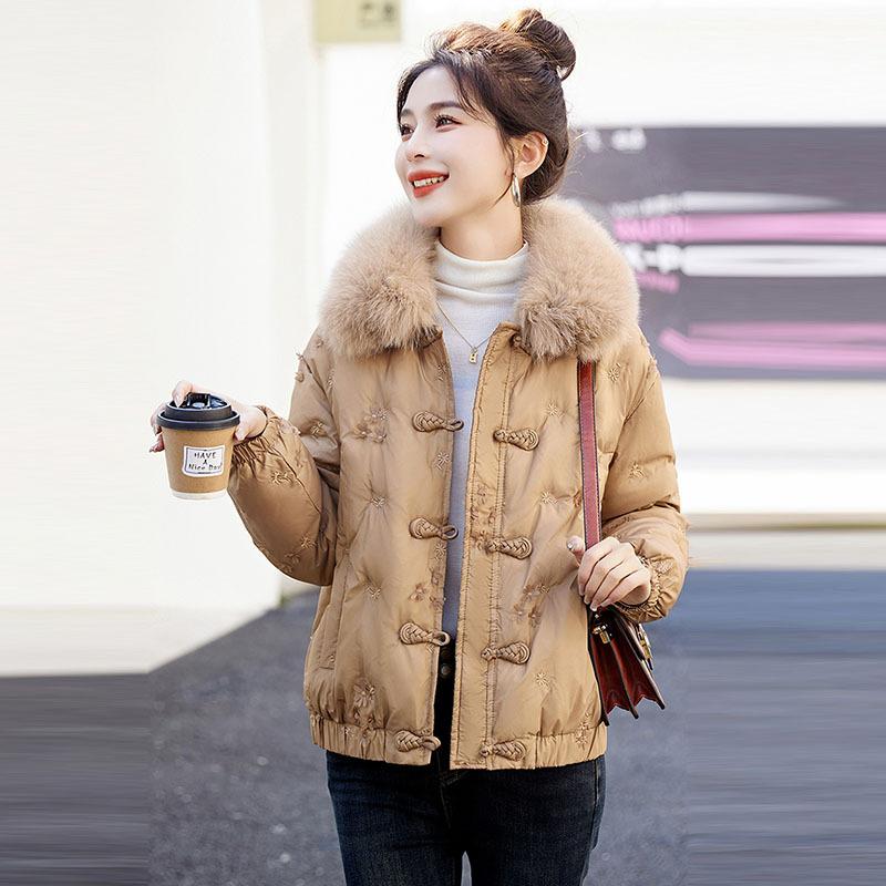 Новый женский пуховик из белого утиного пуха 2025 зима высокая роскошь вышивка теплый большой меховой воротник маленькая пряжка куртка S
Новый женский пуховик из белого утиного пуха 2025 зима высокая роскошь вышивка теплый большой меховой воротник маленькая пряжка куртка S