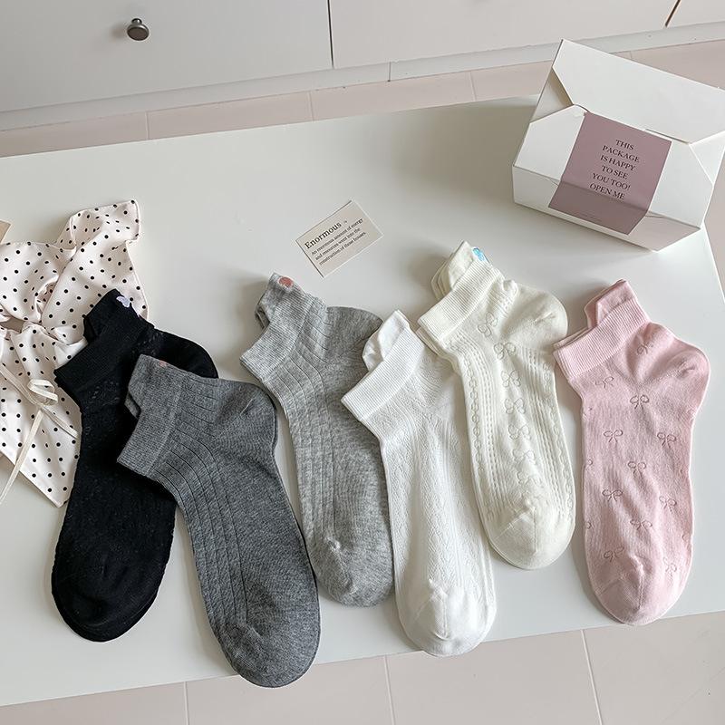 Female Spring and Summer Thin Embroidered Bow Lovely Mesh Breathable Sweat Absorbing Short Tube Socks 1 pair чёрный
Female Spring and Summer Thin Embroidered Bow Lovely Mesh Breathable Sweat Absorbing Short Tube Socks 1 pair чёрный
