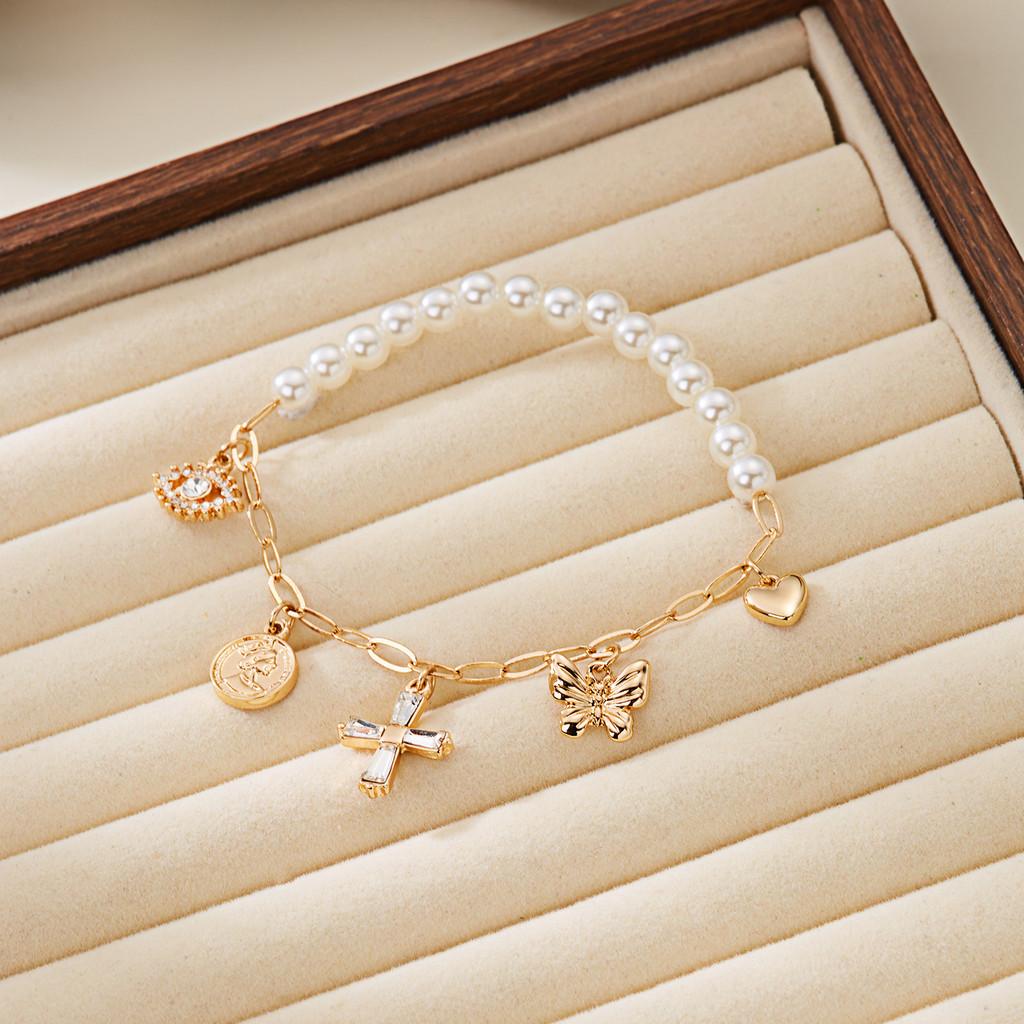 Elegant Alloy Shell Pearl Bracelet With Heart Butterfly Pendant For Women Gift BraceletB
Elegant Alloy Shell Pearl Bracelet With Heart Butterfly Pendant For Women Gift BraceletB