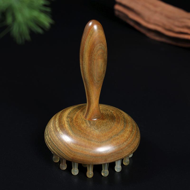 Гребень из зеленого сандала с длинной ручкой и массажный инструмент гуа ша
Гребень из зеленого сандала с длинной ручкой и массажный инструмент гуа ша