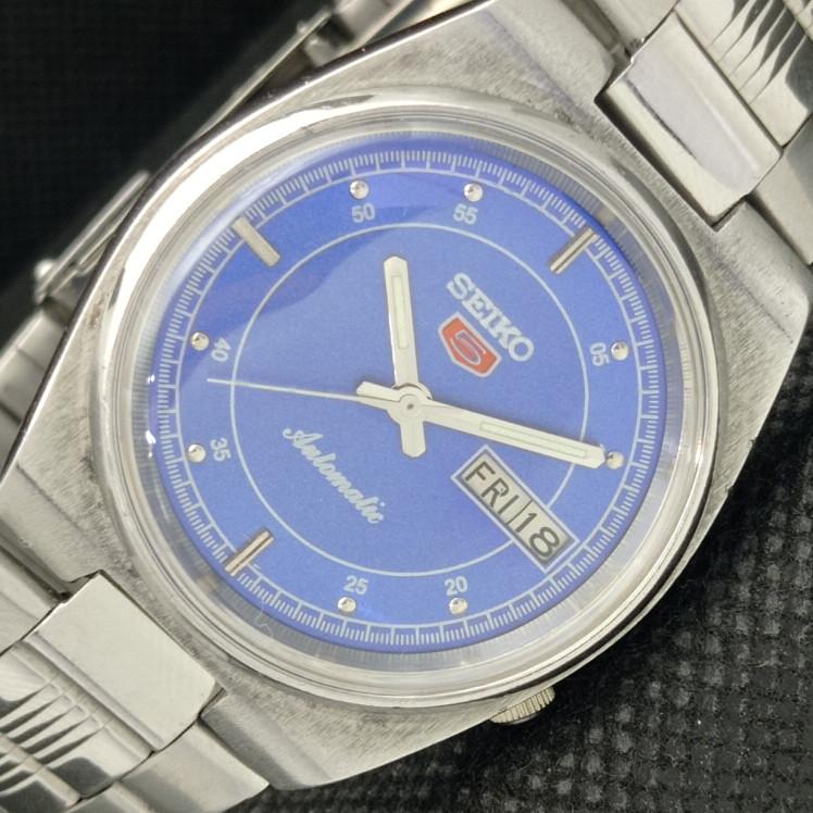 Б/У винтажные часы SEIKO 5 AUTOMATIC 7009A JAPAN MENS D/D BLUE WATCH 608g-a316408-9 SKU608g-a316408
Б/У винтажные часы SEIKO 5 AUTOMATIC 7009A JAPAN MENS D/D BLUE WATCH 608g-a316408-9 SKU608g-a316408