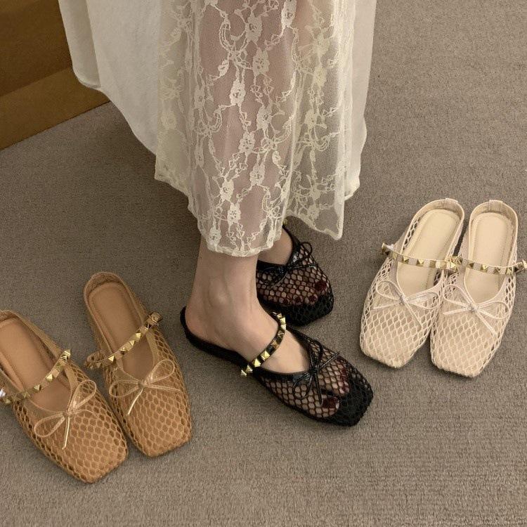 Rivets one word with hollow bag head half slippers women wear new one-pedal breathable fishing net shoes 40
Rivets one word with hollow bag head half slippers women wear new one-pedal breathable fishing net shoes 40