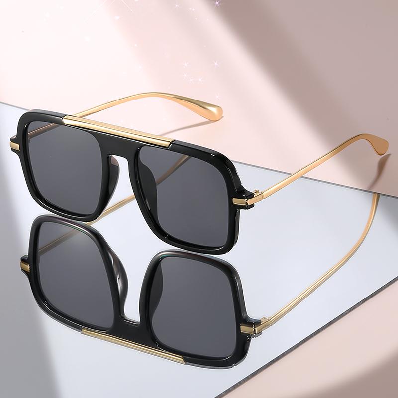 2026 Retro Oversized Square Sunglasses with Amber Transparent Frame, Gold Metal Top Bar, and Gradient Blue-Yellow Lenses for Men чорний
2026 Retro Oversized Square Sunglasses with Amber Transparent Frame, Gold Metal Top Bar, and Gradient Blue-Yellow Lenses for Men чорний