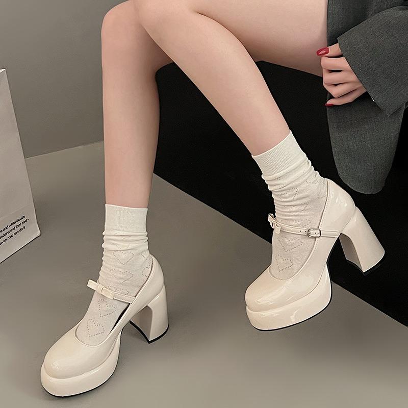 Small thick heel high heels women s spring summer new versatile platform retro Mary Jane shoes single shoes 39
Small thick heel high heels women s spring summer new versatile platform retro Mary Jane shoes single shoes 39