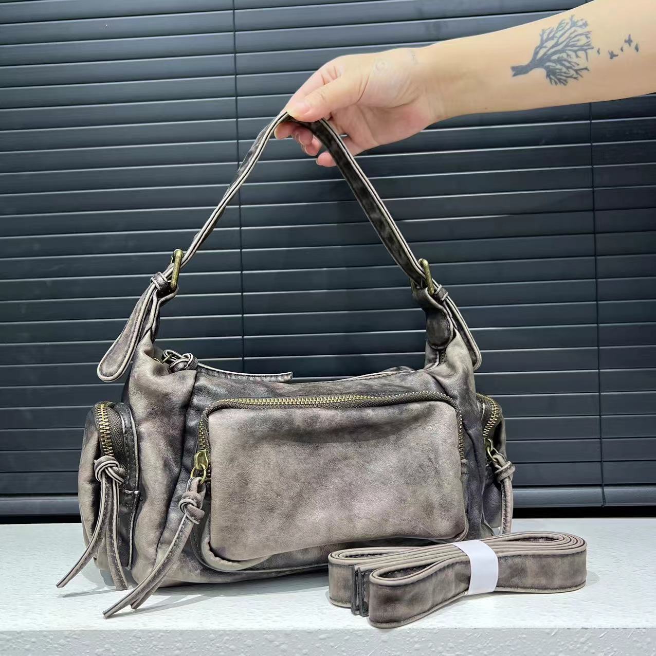 American Retro Spice Girl Locomotive Handbag Genderless Wind Shoulder Messenger Bag верблюд
American Retro Spice Girl Locomotive Handbag Genderless Wind Shoulder Messenger Bag верблюд