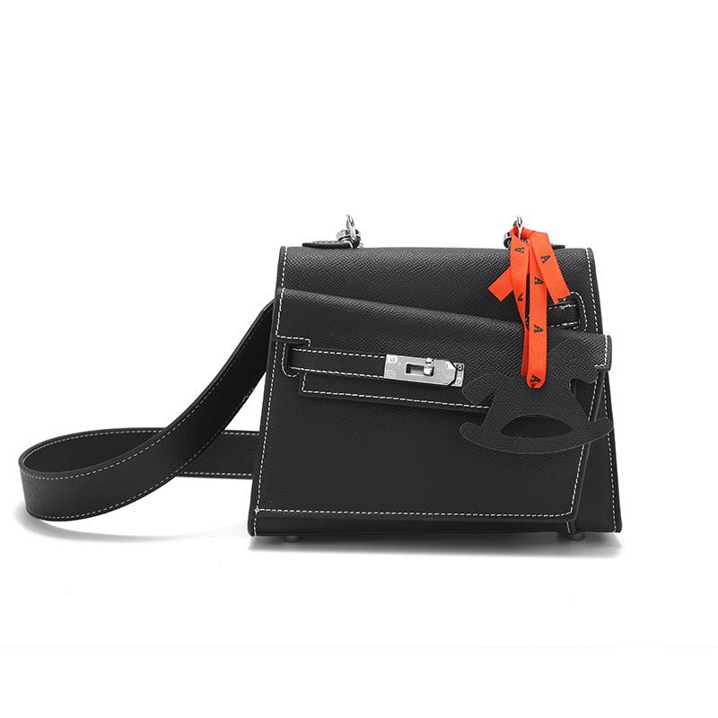 2025 Spring New Fashion Commuting Versatile Handbag Retro Niche Design High-End Single Shoulder Crossbody Small Square Bag чёрный
2025 Spring New Fashion Commuting Versatile Handbag Retro Niche Design High-End Single Shoulder Crossbody Small Square Bag чёрный