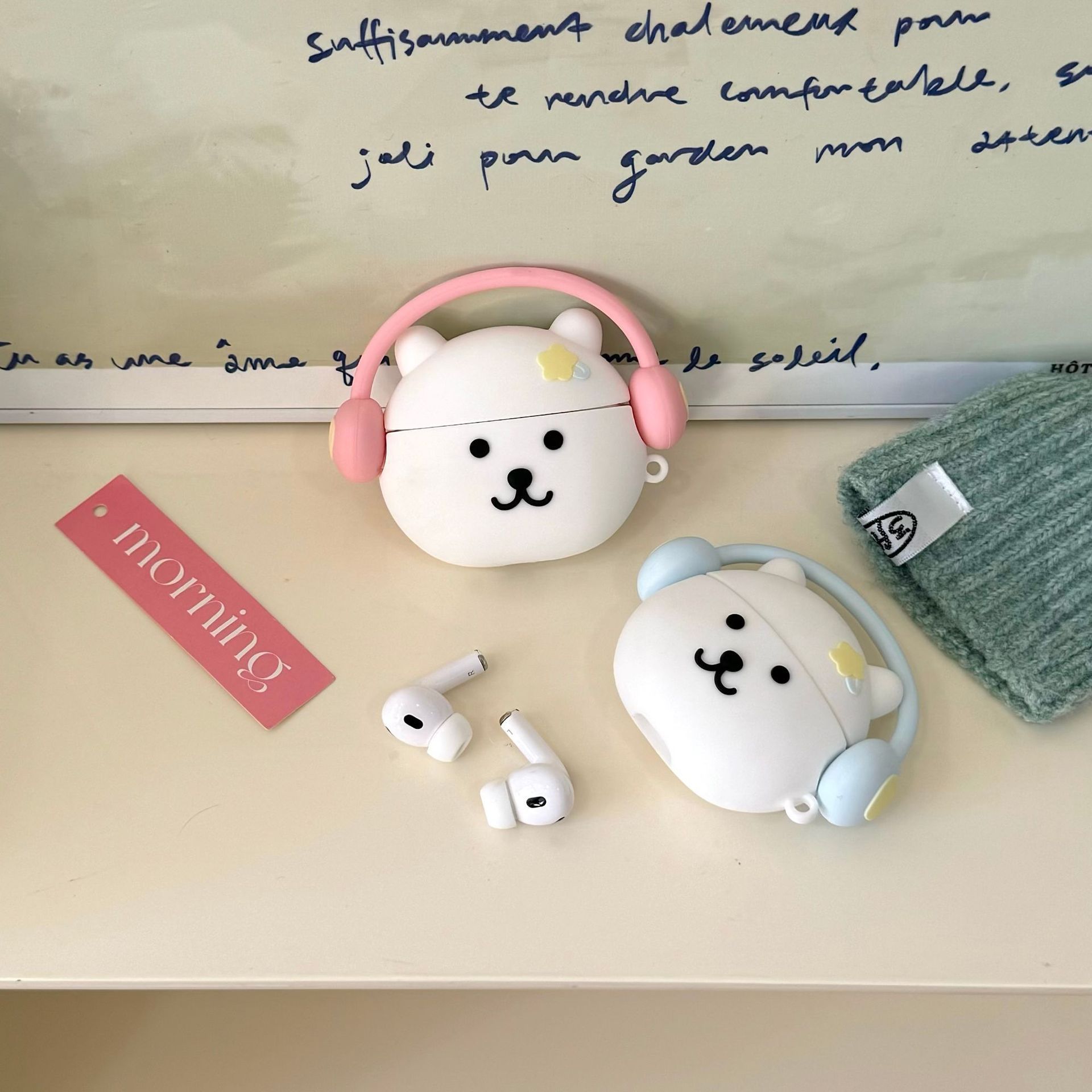 Self-deprecating bear with earphones AirPods Pro protective case 1/2 generation Apple Bluetooth earphone cover AirPods3 Airpods 1/2 generation
Self-deprecating bear with earphones AirPods Pro protective case 1/2 generation Apple Bluetooth earphone cover AirPods3 Airpods 1/2 generation