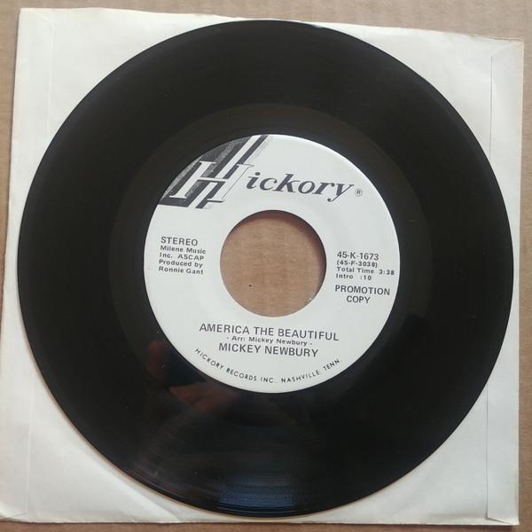 7inch Record MICKEY NEWBURY America The Beautiful 45K1673 Hickory Records 1979 US CountryFolk Used
7inch Record MICKEY NEWBURY America The Beautiful 45K1673 Hickory Records 1979 US CountryFolk Used