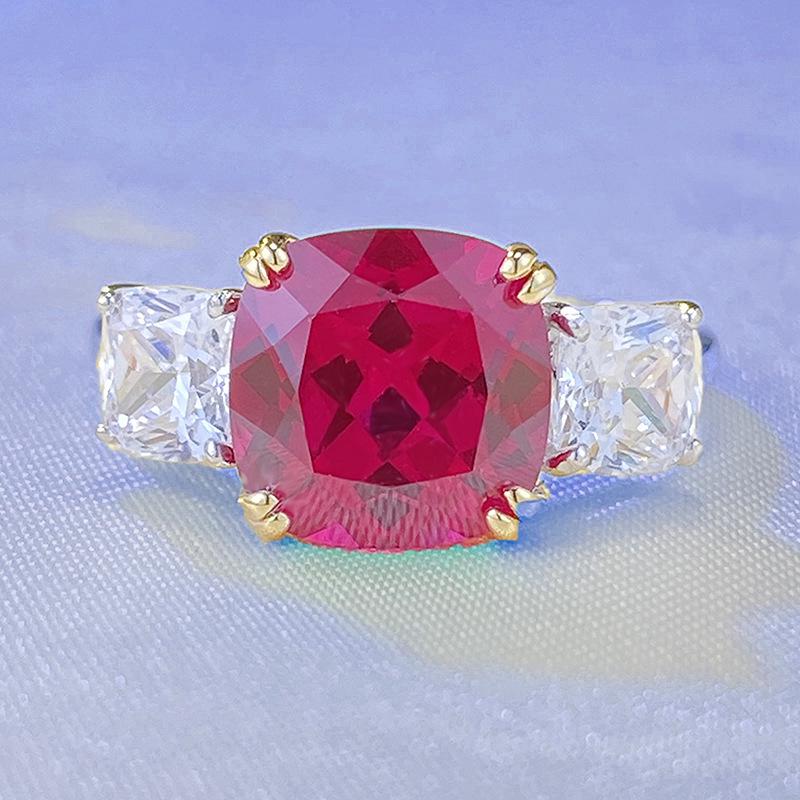 Hui Zhiyi 2023 S925 Sterling Silver Pigeon Blood Red Simulated Diamond Ring, 9*9mm, Versatile European & American Fashion Size 7
Hui Zhiyi 2023 S925 Sterling Silver Pigeon Blood Red Simulated Diamond Ring, 9*9mm, Versatile European & American Fashion Size 7