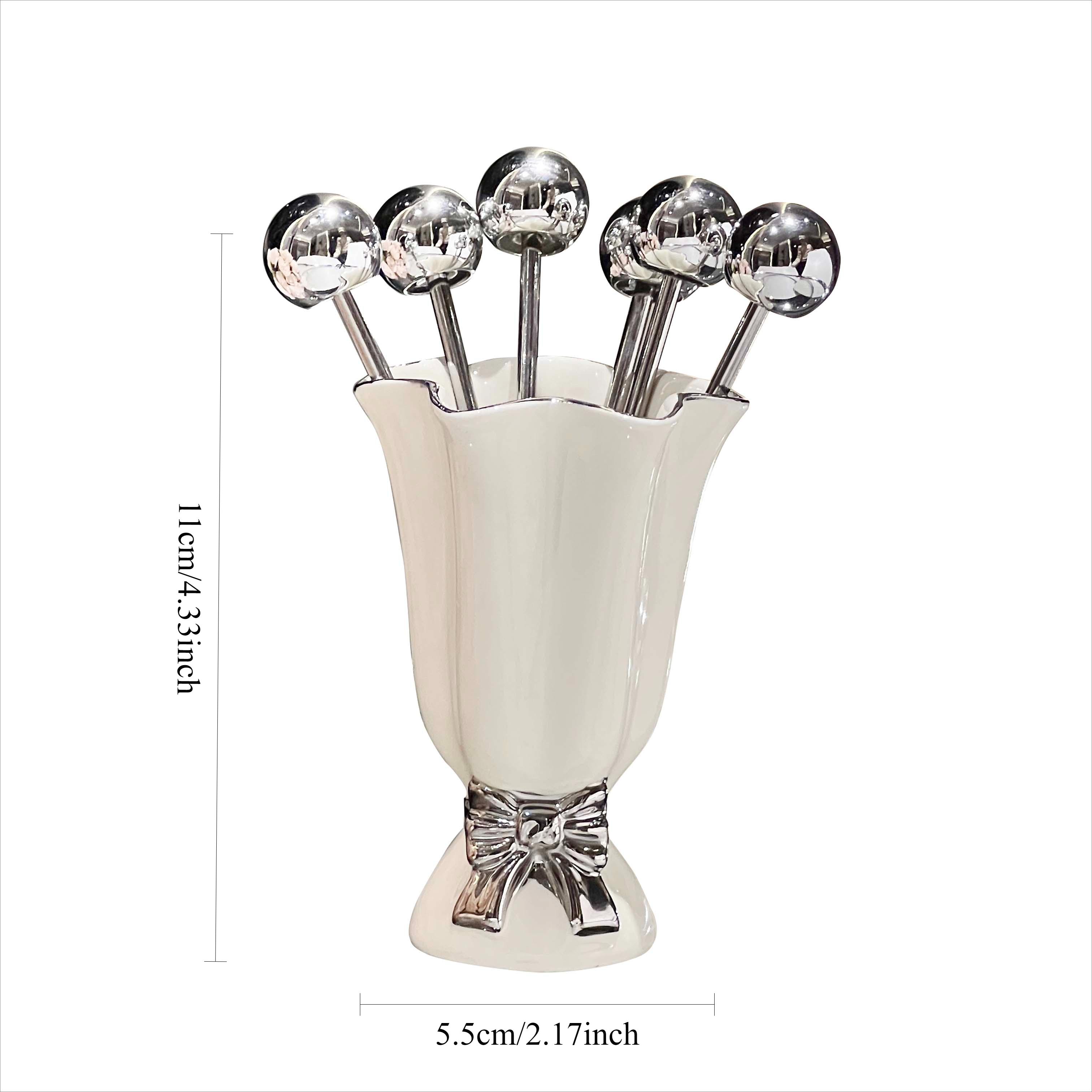 Набор из 6 новых вилок для фруктов из нержавеющей стали, вилки для десерта с керамической банкой в стиле INS, держатель, легкая роскошь, украшение для дома белый
Набор из 6 новых вилок для фруктов из нержавеющей стали, вилки для десерта с керамической банкой в стиле INS, держатель, легкая роскошь, украшение для дома белый