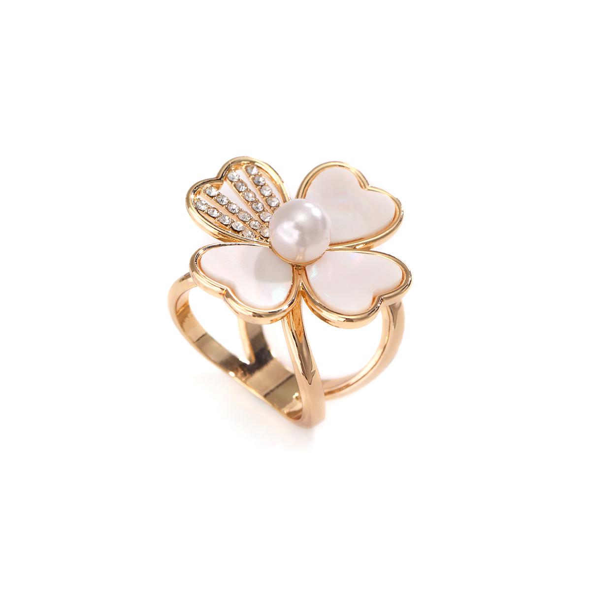 Премиальная брошь-зажим для шарфа в виде четырехлистного клевера с жемчугом - Универсальный аксессуар для завязывания узлов
Премиальная брошь-зажим для шарфа в виде четырехлистного клевера с жемчугом - Универсальный аксессуар для завязывания узлов