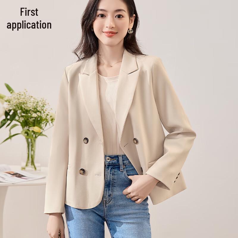 Women s Short Double-Breasted Blazer XL
Women s Short Double-Breasted Blazer XL