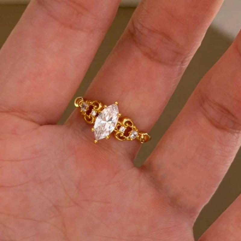 Inspired design hollow out high-end ring exquisite and fashion inlaid horse eye diamond rings for women unique wedding jewelry resizable золотой
Inspired design hollow out high-end ring exquisite and fashion inlaid horse eye diamond rings for women unique wedding jewelry resizable золотой