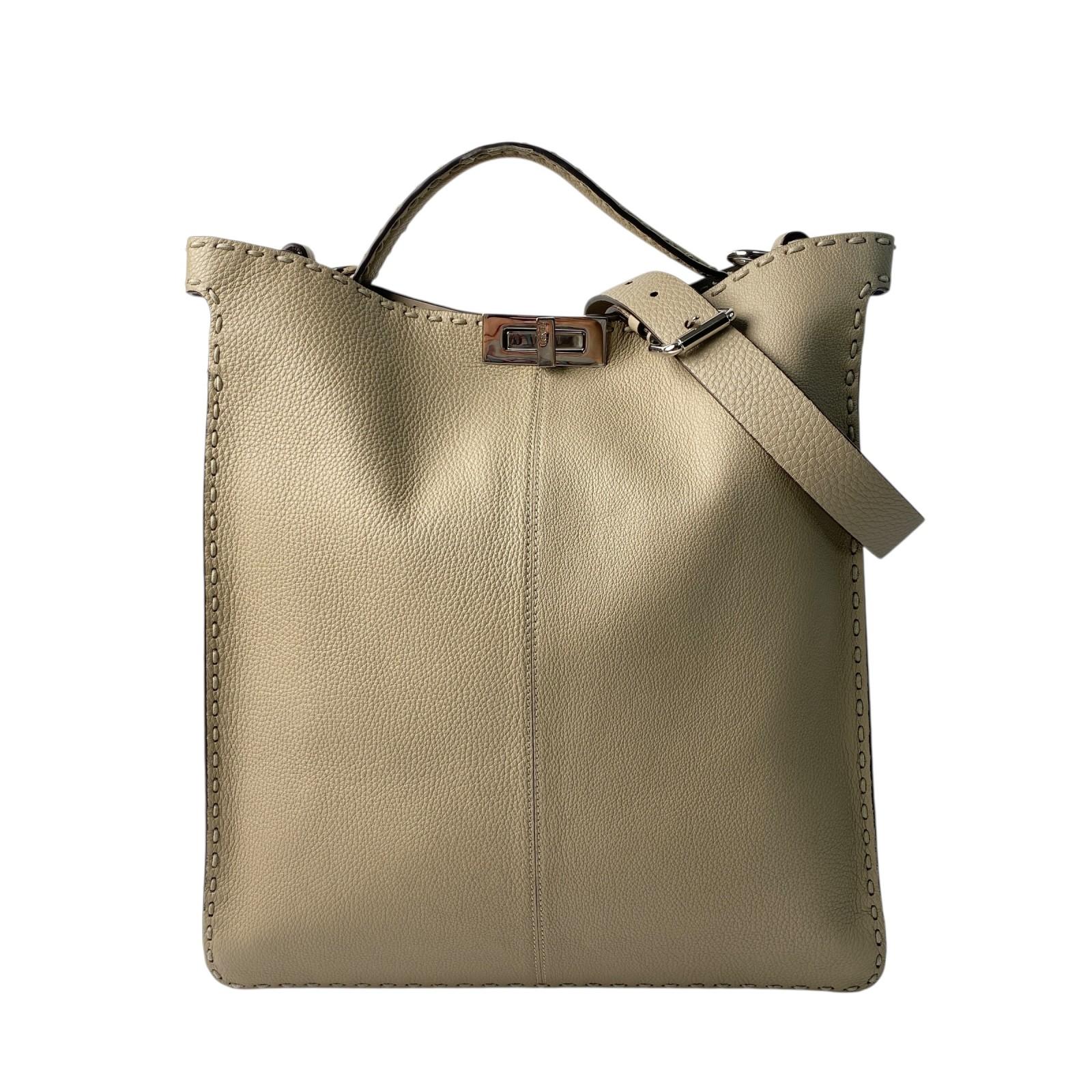 Used FENDIShoulder Bag beige leather Women
Used FENDIShoulder Bag beige leather Women