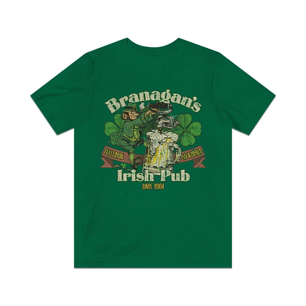 Branagan s Irish Pub 2004 Vintage Men s T shirt S
Branagan s Irish Pub 2004 Vintage Men s T shirt S