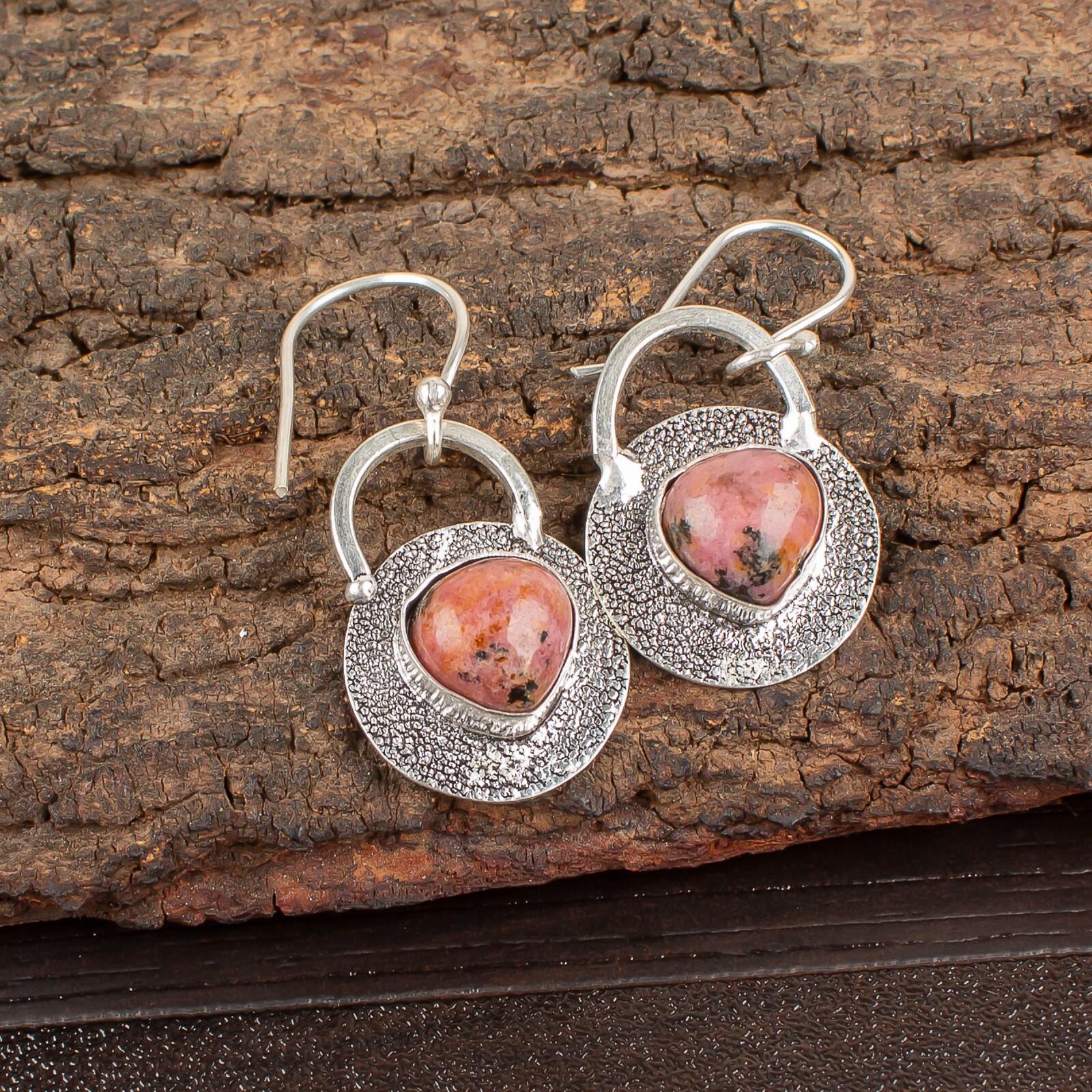 Natural Black Rhodonite Gemstone 925 Sterling Silver Handcrafted Earrings 1.30 EE-63-33
Natural Black Rhodonite Gemstone 925 Sterling Silver Handcrafted Earrings 1.30 EE-63-33