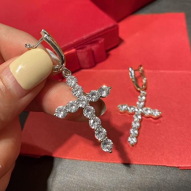 New High end Cross Hot Selling Earrings for Women, Light Luxury, Fashion, Round Zircon, Daily Matching, Design Sense Wholesale
New High end Cross Hot Selling Earrings for Women, Light Luxury, Fashion, Round Zircon, Daily Matching, Design Sense Wholesale
