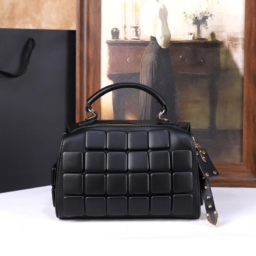 Fashion Bags Handbags Women S Bags Versatile Sense Large Capacity Messenger Bags Pillow Bags чорний
Fashion Bags Handbags Women S Bags Versatile Sense Large Capacity Messenger Bags Pillow Bags чорний