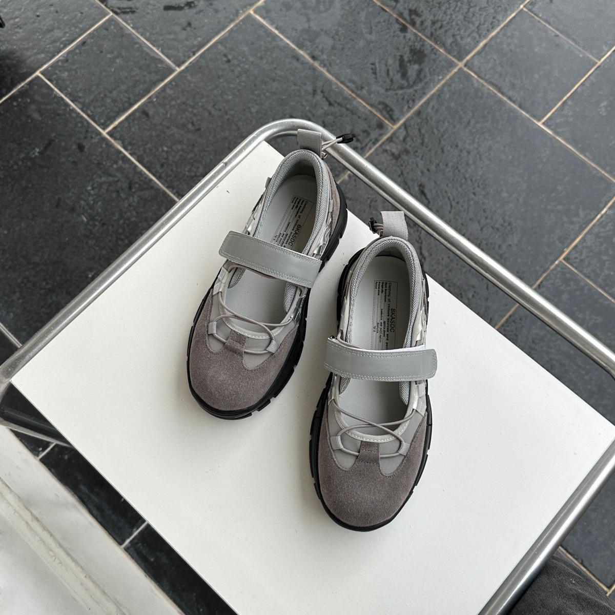 Niche dad shoes women s new versatile retro Mary Jane shoes Velcro ballet casual sneakers 40 світло-сірого кольору
Niche dad shoes women s new versatile retro Mary Jane shoes Velcro ballet casual sneakers 40 світло-сірого кольору