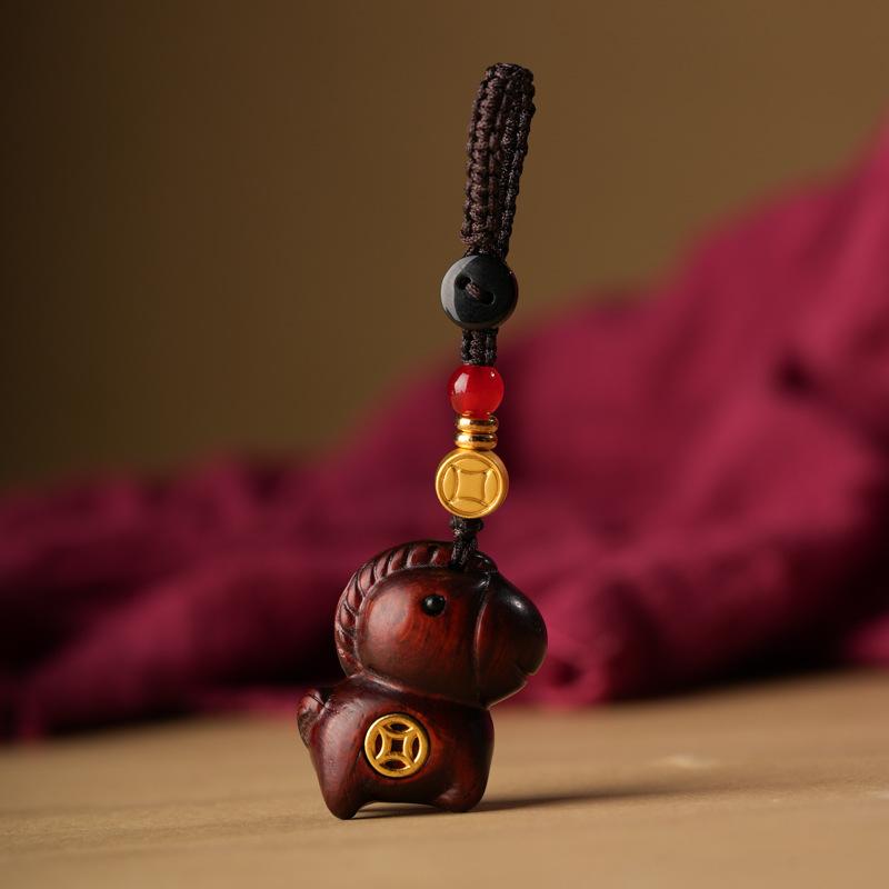 Креативный кулон-брелок из сандалового дерева в виде лошади, год лошади, цепочка для мобильного телефона, подвеска для рюкзака, новогодние подарки A1
Креативный кулон-брелок из сандалового дерева в виде лошади, год лошади, цепочка для мобильного телефона, подвеска для рюкзака, новогодние подарки A1