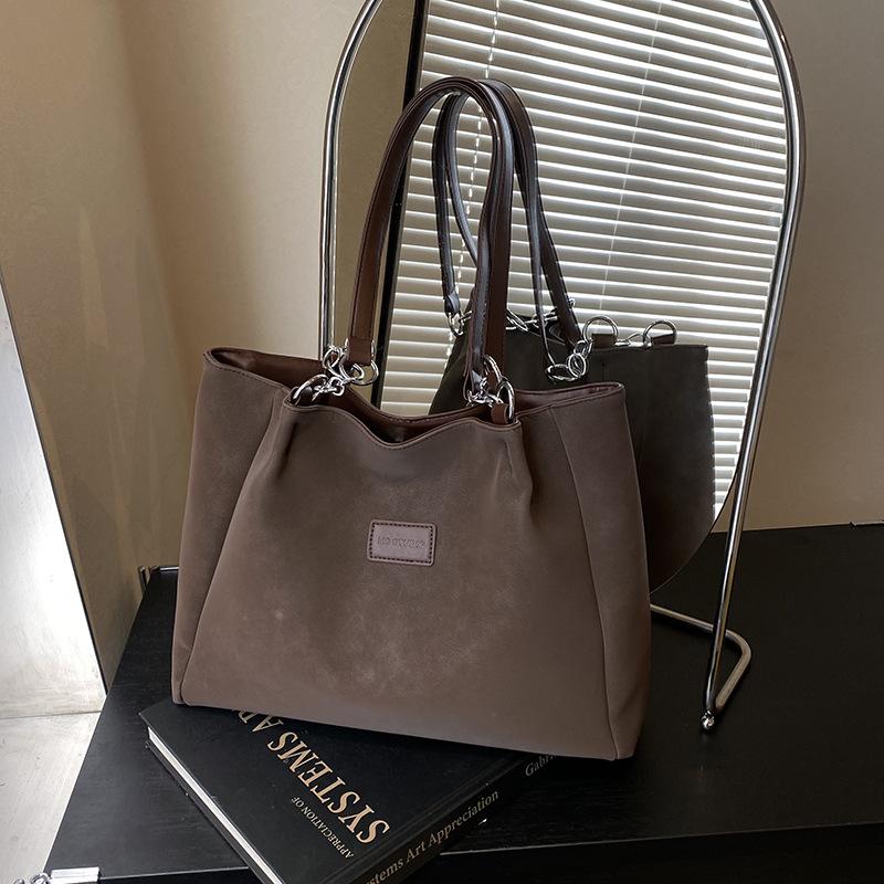 Popular texture large capacity solid color pendant 2025 new trend fashion simple leisure commuter tote bag women 37*11*30
Popular texture large capacity solid color pendant 2025 new trend fashion simple leisure commuter tote bag women 37*11*30