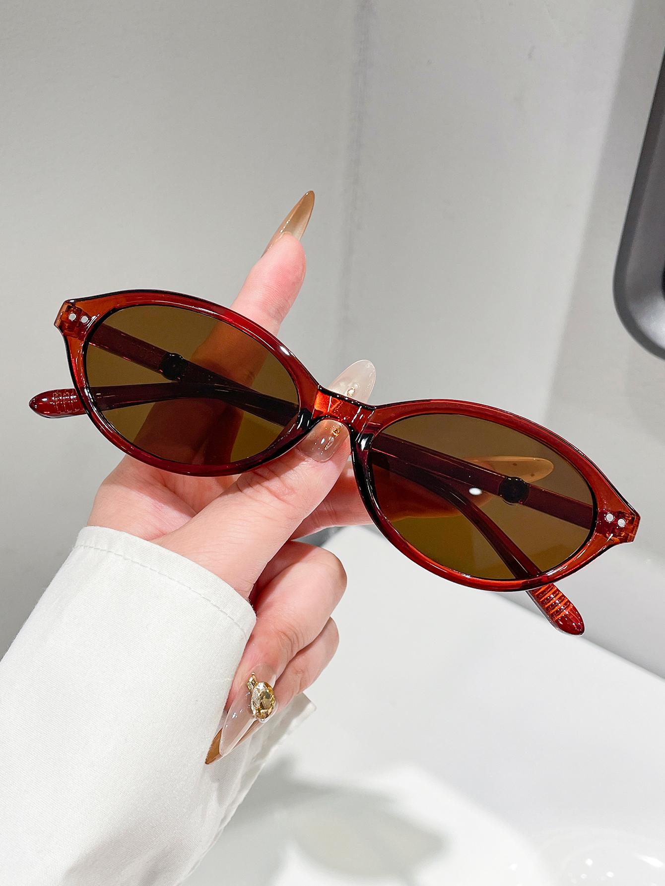 Universal Unisex Retro European Oval Frame Fashion Glasses Suitable for Daily Wear Street Photography And Driving красный
Universal Unisex Retro European Oval Frame Fashion Glasses Suitable for Daily Wear Street Photography And Driving красный