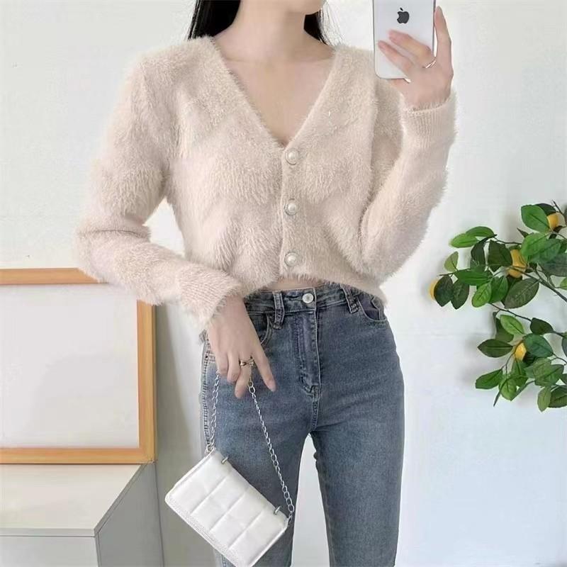 Autumn and winter new sweater women s knitted cardigan jacket collar imitation mink thickened fashion loose casual elegance average size
Autumn and winter new sweater women s knitted cardigan jacket collar imitation mink thickened fashion loose casual elegance average size