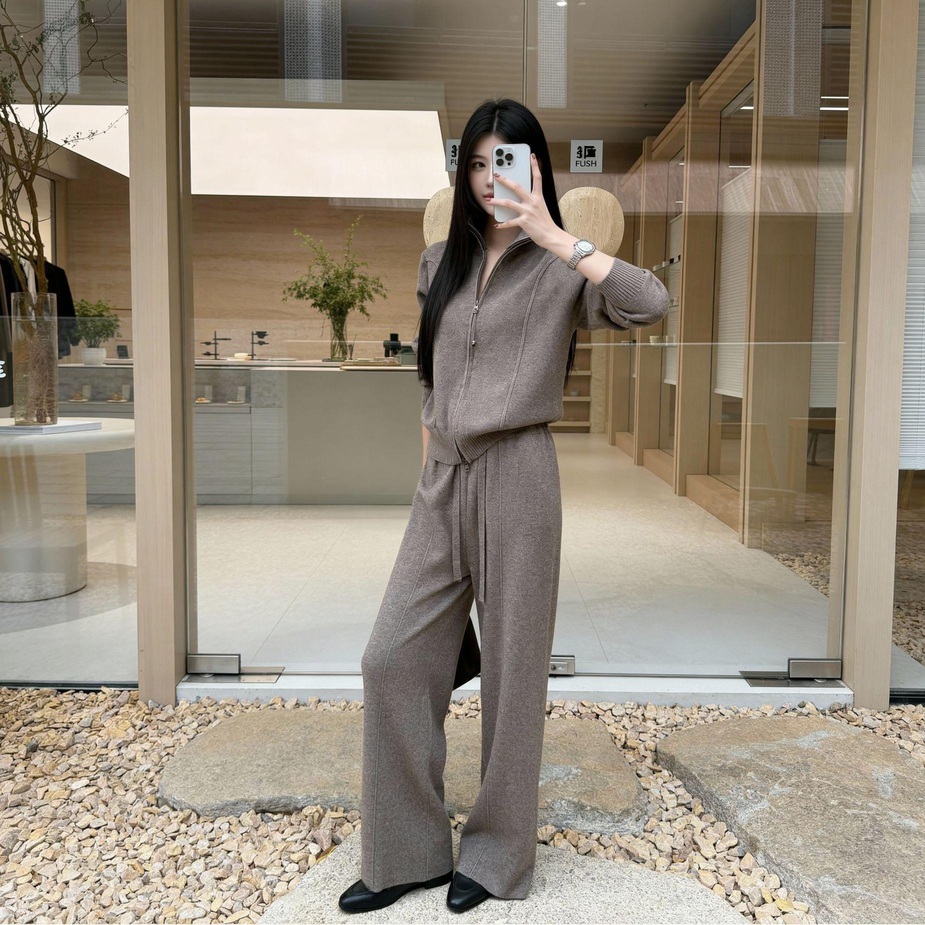Korean Style Knit Two-Piece Set: Cozy Autumn/Winter Loose Sweater & High Waist Floor-Length Pants Small
Korean Style Knit Two-Piece Set: Cozy Autumn/Winter Loose Sweater & High Waist Floor-Length Pants Small