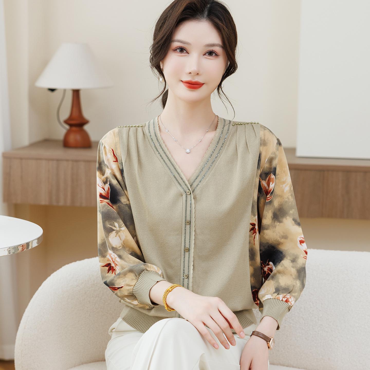 Elegant Spring Print Long Sleeve Top for Middle-aged & Elderly Women – Knit Gauze Sleeves, Fashionable Tummy Covering Base Layer XL (Recommended 110-125 lbs)
Elegant Spring Print Long Sleeve Top for Middle-aged & Elderly Women – Knit Gauze Sleeves, Fashionable Tummy Covering Base Layer XL (Recommended 110-125 lbs)