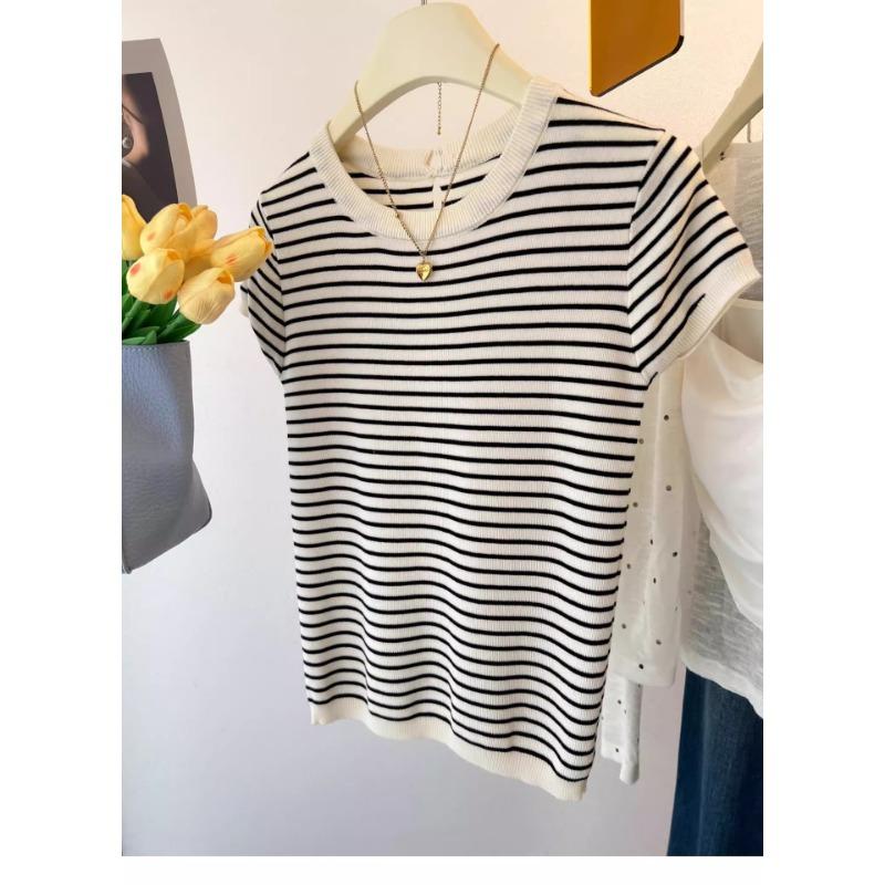 light blue round neck short sleeve knit top for women onesize
light blue round neck short sleeve knit top for women onesize