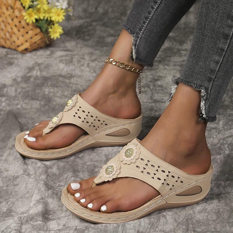 Fashion Flower Soft Flip Flops Women Clip Toe Non-Slip Platform Slippers Woman Summer Lightweight Thcik Bottom Beach Shoes 36 бежевий
Fashion Flower Soft Flip Flops Women Clip Toe Non-Slip Platform Slippers Woman Summer Lightweight Thcik Bottom Beach Shoes 36 бежевий