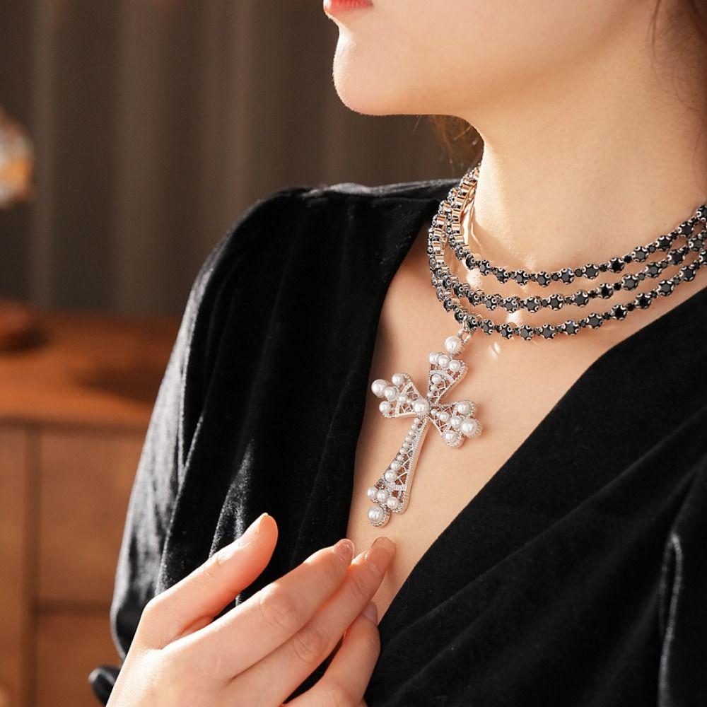 Rhinestones Multilayer Rhinestones Necklace Trendy Clavicle Chain Cross Pendant Necklace Girls срібний
Rhinestones Multilayer Rhinestones Necklace Trendy Clavicle Chain Cross Pendant Necklace Girls срібний