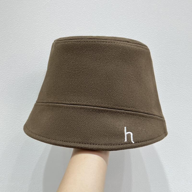 Женская вышитая буквами шляпа-панама, универсальная осенняя шляпа от солнца one size
Женская вышитая буквами шляпа-панама, универсальная осенняя шляпа от солнца one size