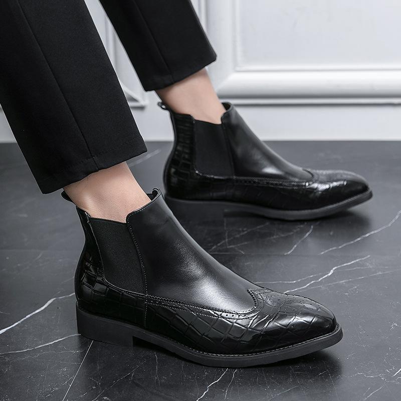 2025 autumn and winter new Chelsea boots Brock flower leather shoes men s British Martin boots medium top men s boots 38 чёрный
2025 autumn and winter new Chelsea boots Brock flower leather shoes men s British Martin boots medium top men s boots 38 чёрный