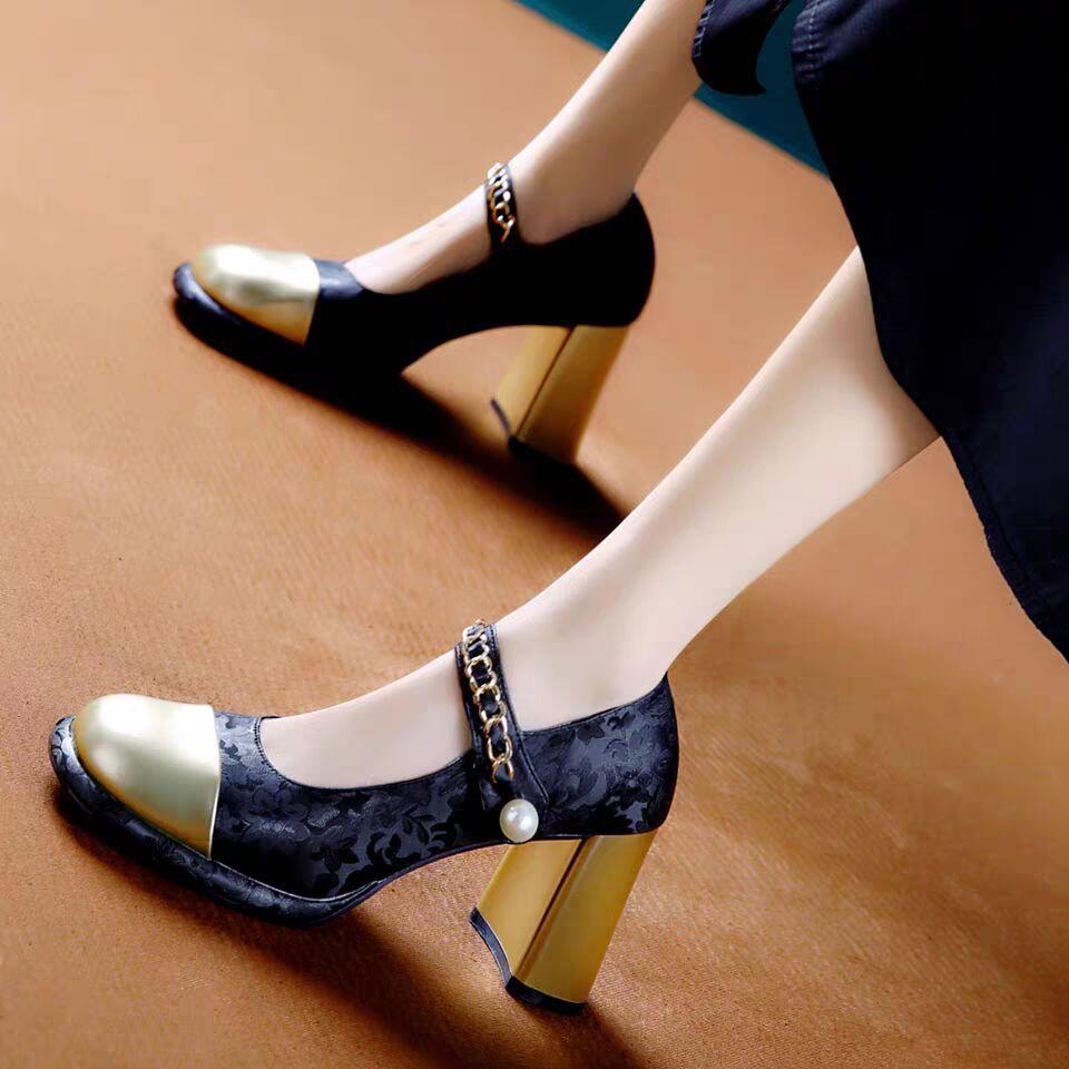 Light thick heel single shoes women s new color matching women s shoes with Mary Jane square head high heels 39 шампанського
Light thick heel single shoes women s new color matching women s shoes with Mary Jane square head high heels 39 шампанського