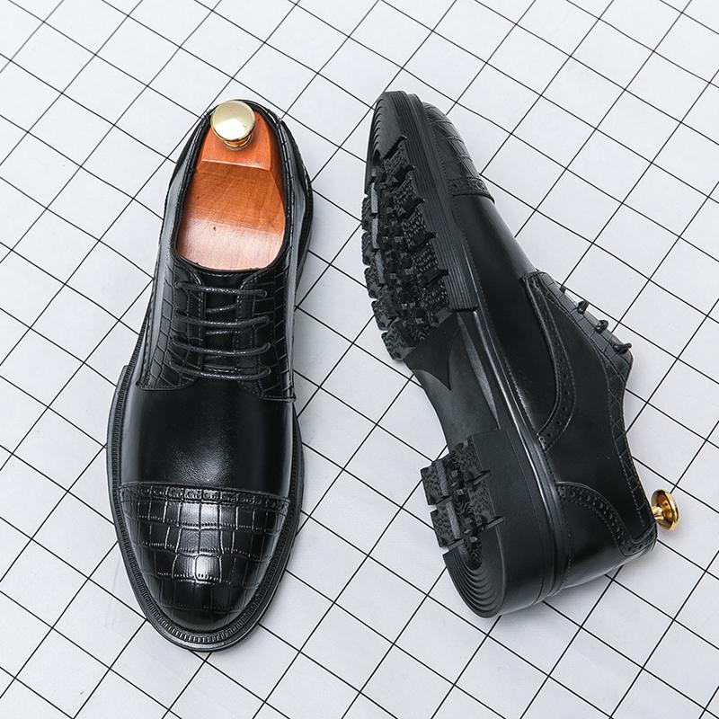 Classic Brogues Shoes Men Business Party Oxford Weddind Shoes Men Autumn Men s Dress Formal Leather Social Leather Shoes Male 46 чорний
Classic Brogues Shoes Men Business Party Oxford Weddind Shoes Men Autumn Men s Dress Formal Leather Social Leather Shoes Male 46 чорний