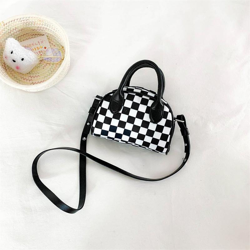 Trendy Black And Red Mini Crossbody Bag For Kids With Stylish Color Blocks And Durable Features чёрный
Trendy Black And Red Mini Crossbody Bag For Kids With Stylish Color Blocks And Durable Features чёрный