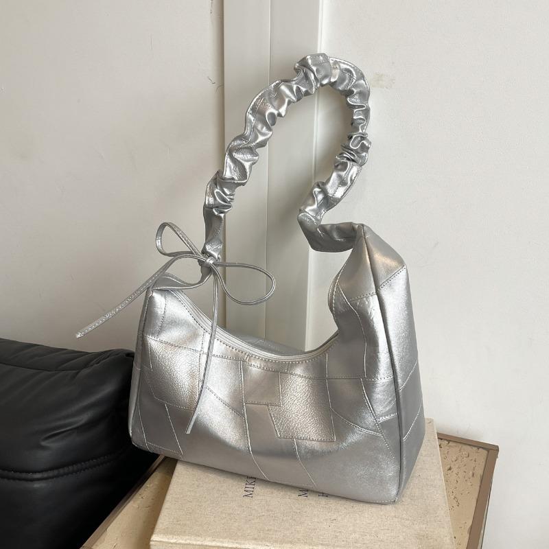 Cloud bag one shoulder crossbody pleated underarm girl pleated big bag autumn and winter new one shoulder handbag women серебряный
Cloud bag one shoulder crossbody pleated underarm girl pleated big bag autumn and winter new one shoulder handbag women серебряный