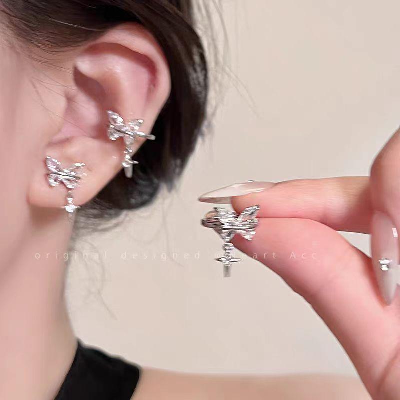 Heart-Beat DNA: Butterfly Star Zircon Silver Earrings - Niche Luxury, Clip-On for Non-Pierced Ears
Heart-Beat DNA: Butterfly Star Zircon Silver Earrings - Niche Luxury, Clip-On for Non-Pierced Ears