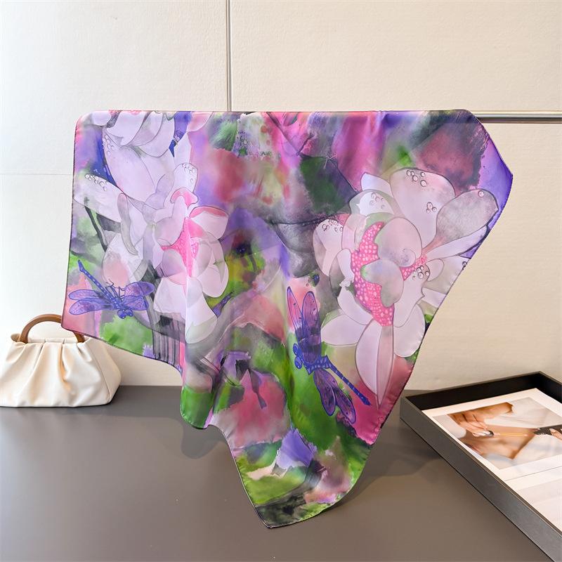 2026 New Luxury Style Square Scarves Women Silk Scarf Floral Bandana Small Neckties Hairbands Foulard Shawl 70x70cm
2026 New Luxury Style Square Scarves Women Silk Scarf Floral Bandana Small Neckties Hairbands Foulard Shawl 70x70cm