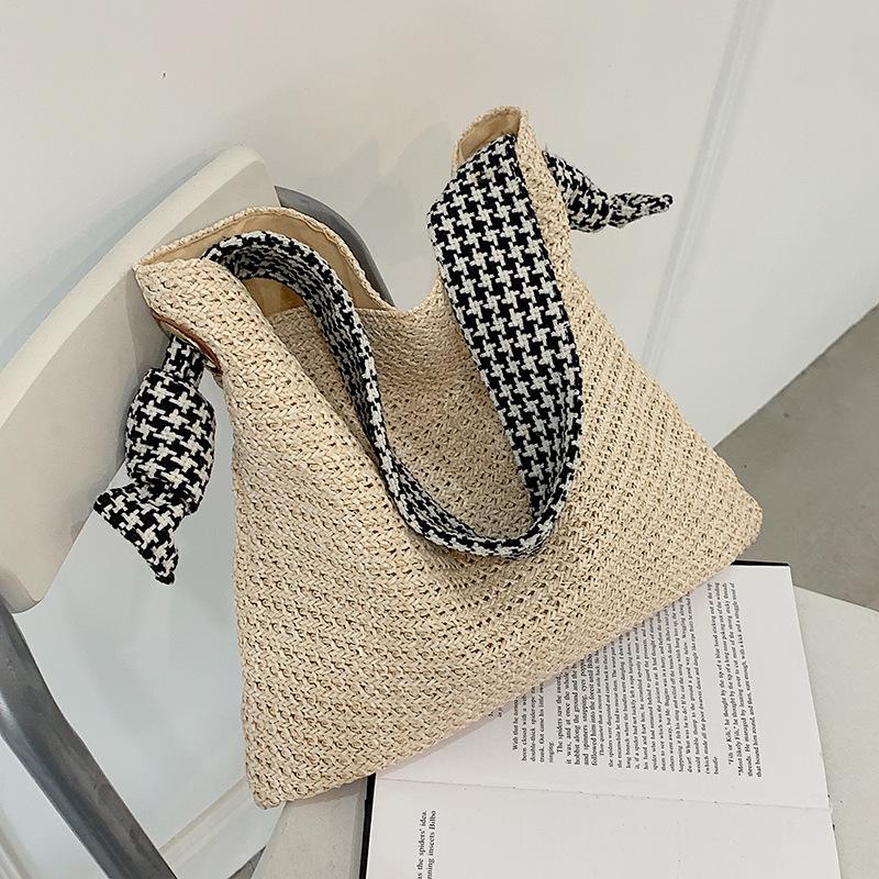 Woven bag women s 2025 autumn new simple wide shoulder straps seaside beach vacation straw shoulder armpit bag
Woven bag women s 2025 autumn new simple wide shoulder straps seaside beach vacation straw shoulder armpit bag