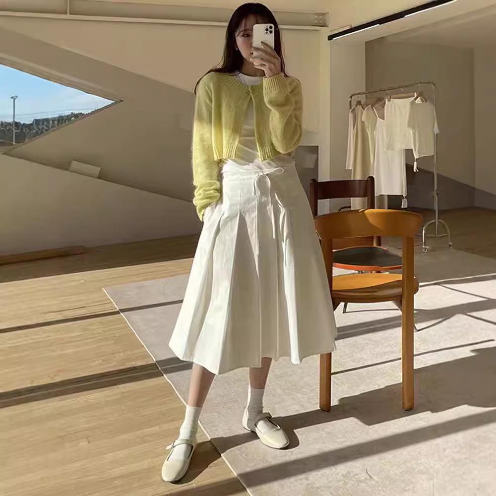 Women s Petite Short Wool Knitted Cardigan - Celebrity Style Spring/Fall Top & Skirt Pairing Extra Large
Women s Petite Short Wool Knitted Cardigan - Celebrity Style Spring/Fall Top & Skirt Pairing Extra Large