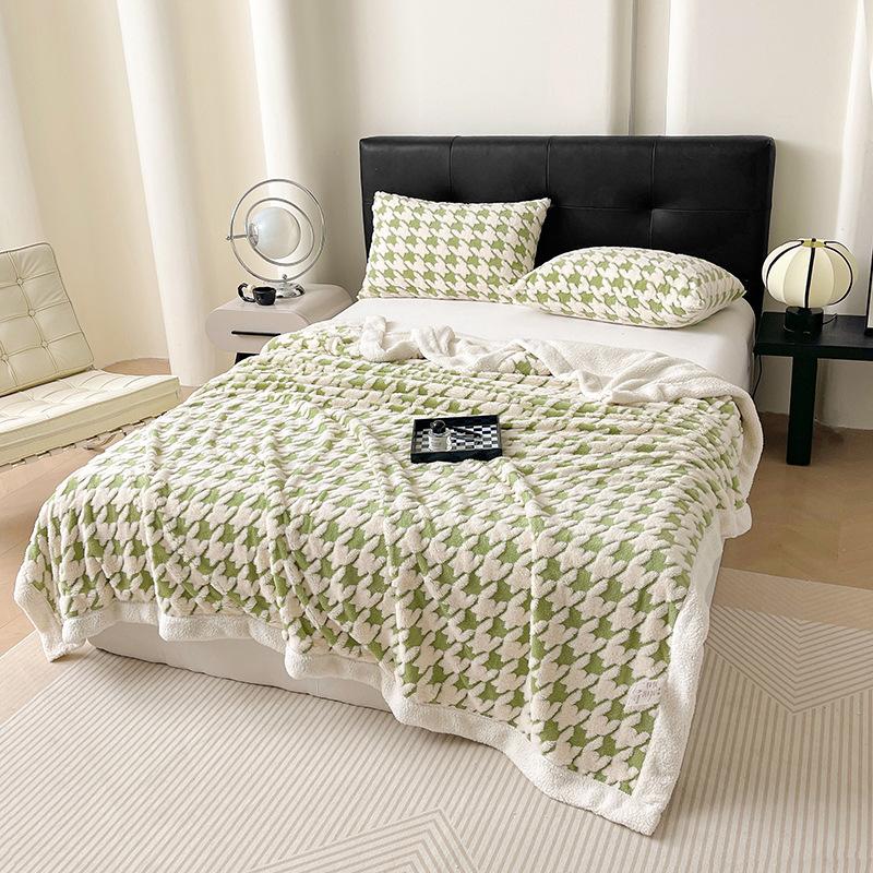 Современный минималистичный Новый Катионный Теплый Пушистый Жаккардовый Двойной Плед Всесезонный Универсальный Декоративный Плед-Шаль для Гостиной, Дивана 70x100cm 1pcs
Современный минималистичный Новый Катионный Теплый Пушистый Жаккардовый Двойной Плед Всесезонный Универсальный Декоративный Плед-Шаль для Гостиной, Дивана 70x100cm 1pcs