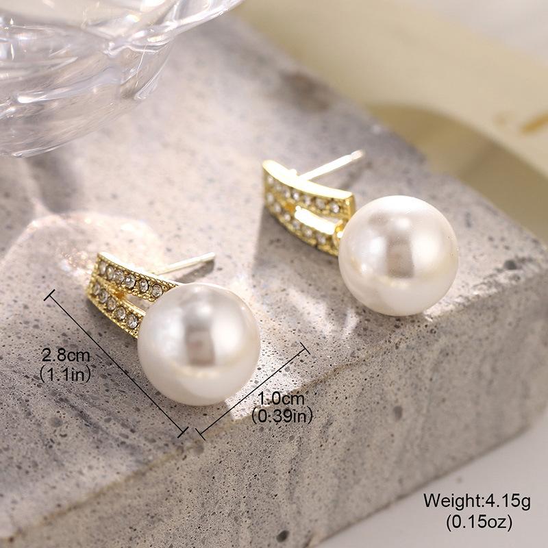Natural pearl summer earrings love letter camellia stud earrings do not fade simple fashion high-end ins earrings
Natural pearl summer earrings love letter camellia stud earrings do not fade simple fashion high-end ins earrings